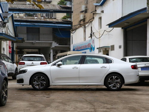 被忽視的合資精品 檔次不輸A6L，高速穩(wěn)如牛，降至16萬卻無人問津